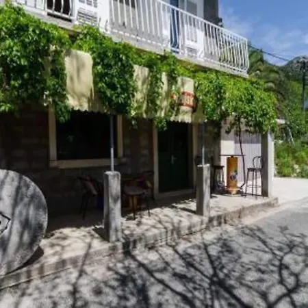 Felix Mljet - With Balcony Felix