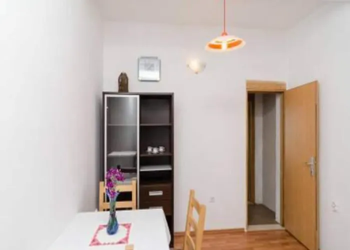 Felix Mljet - With Balcony Felix