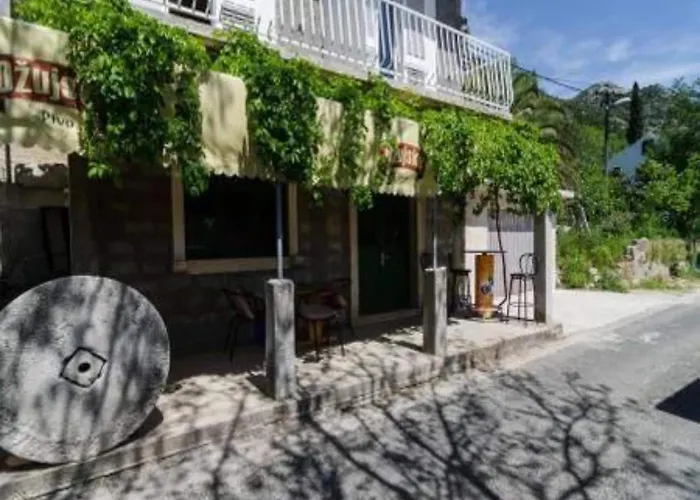 Felix Mljet - With Balcony Felix